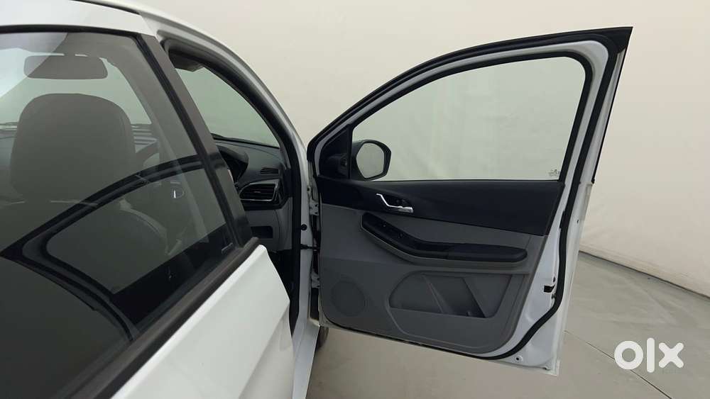 Tata Tiago Xza Plus Dual Tone, 2020, Petrol