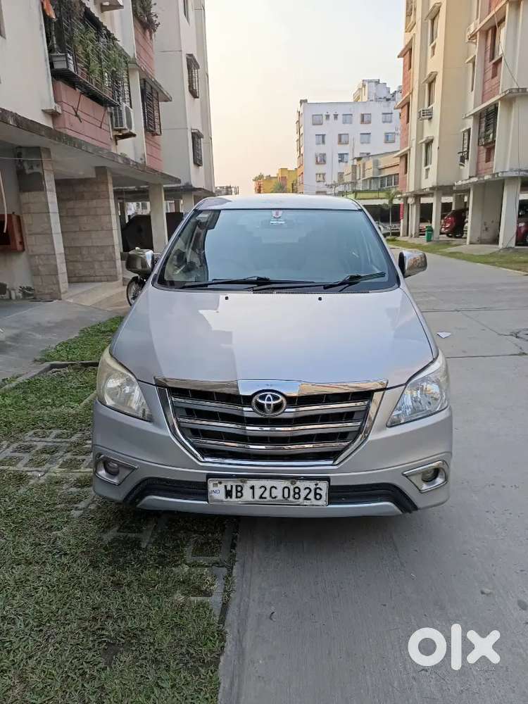Toyota Innova Hycross 2012 Diesel 150000 Km Driven