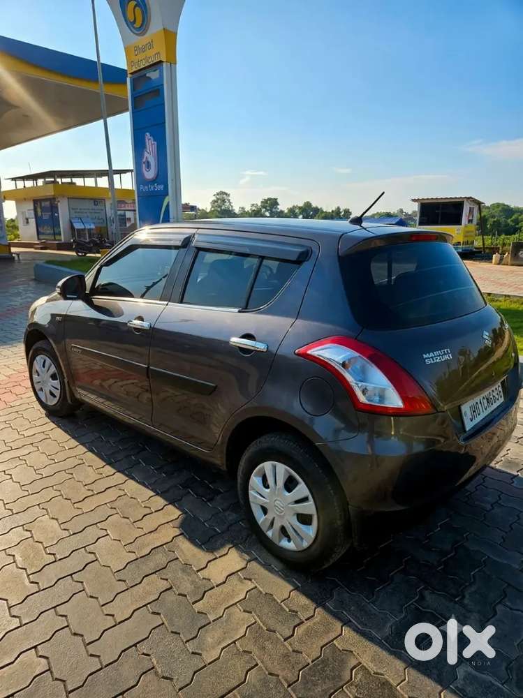 Maruti Suzuki Swift 2017 Vxi 4200 Km 1st Owner