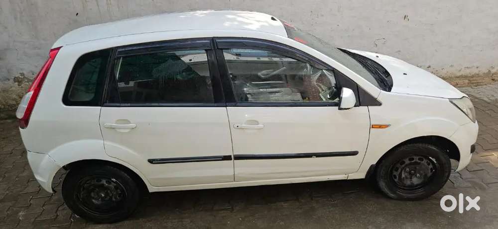 Ford Figo 2014 Cng & Hybrids 120000 Km Driven