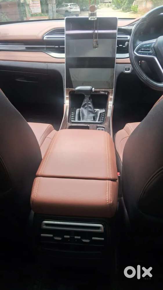 Mg Hector Plus Savvy Pro 1.5 Turbo Petrol Cvt 7 Str, 2023, Petrol