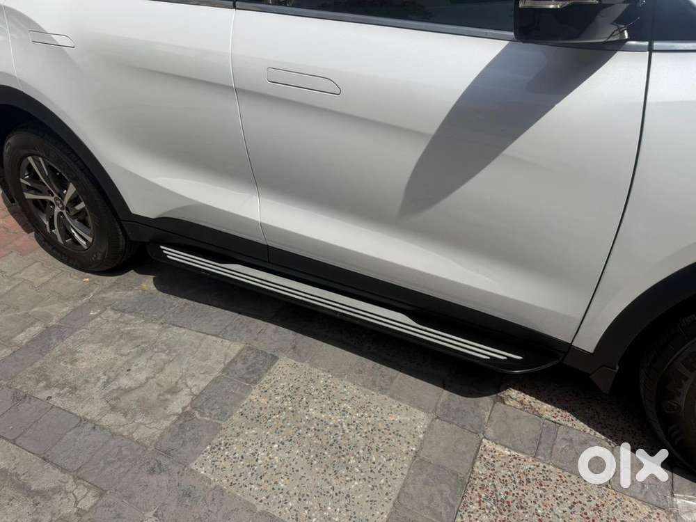 2022 Mahindra Xuv 700 Ax5 Automatic