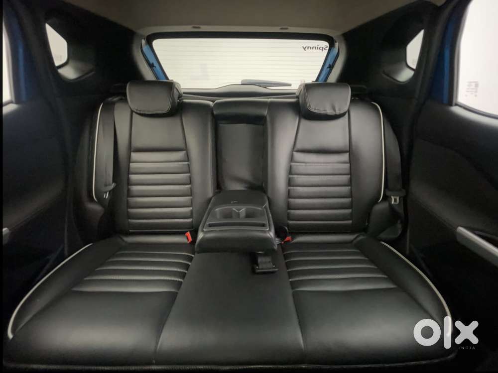 Nissan Magnite 1.0 Xv Premium Dual Tone, 2024, Petrol