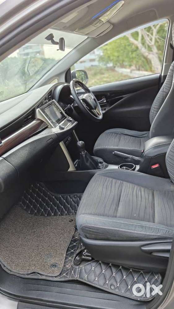Toyota Innova Crysta 2.4 Vx Mt 8s, 2017, Diesel