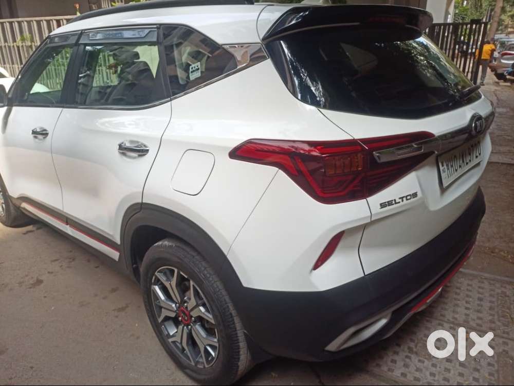 Kia Seltos White Colour
