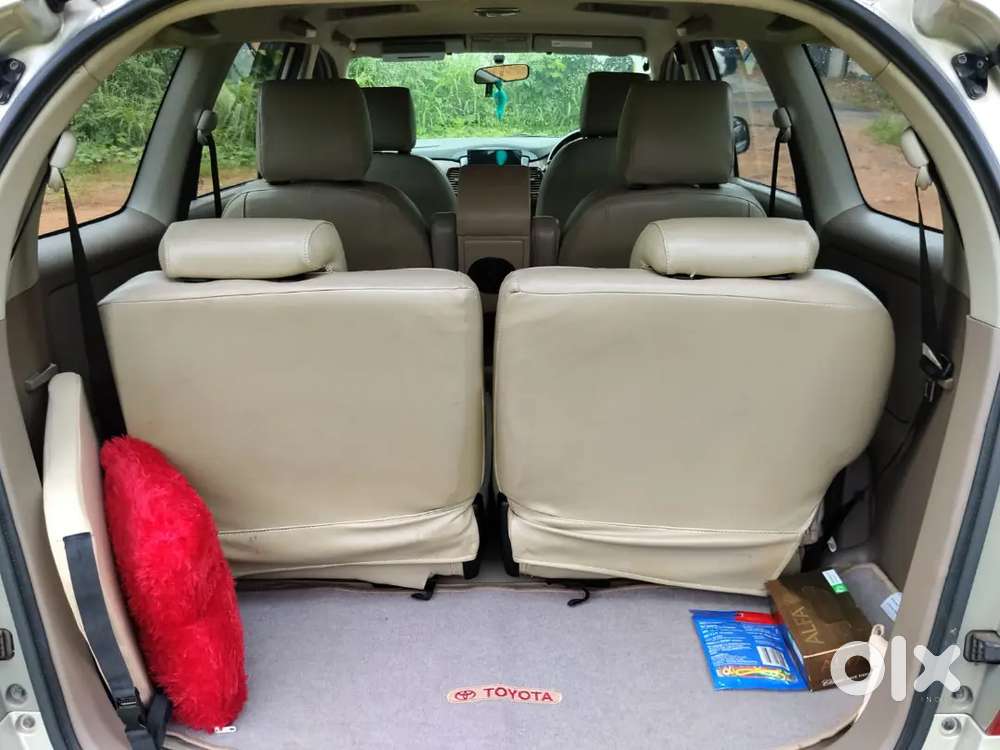 Toyota Innova 2015 Diesel 98500 Km Driven,original Kerala