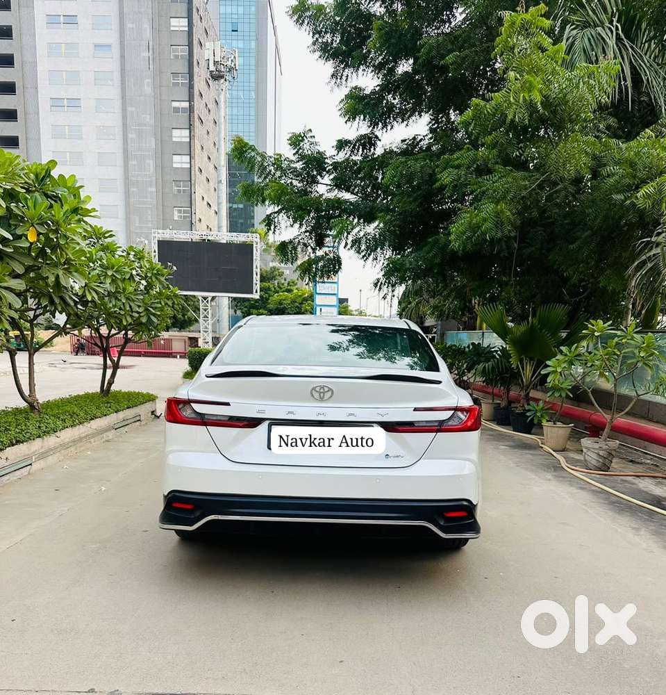 Toyota Camry Hybrid, 2026, Petrol