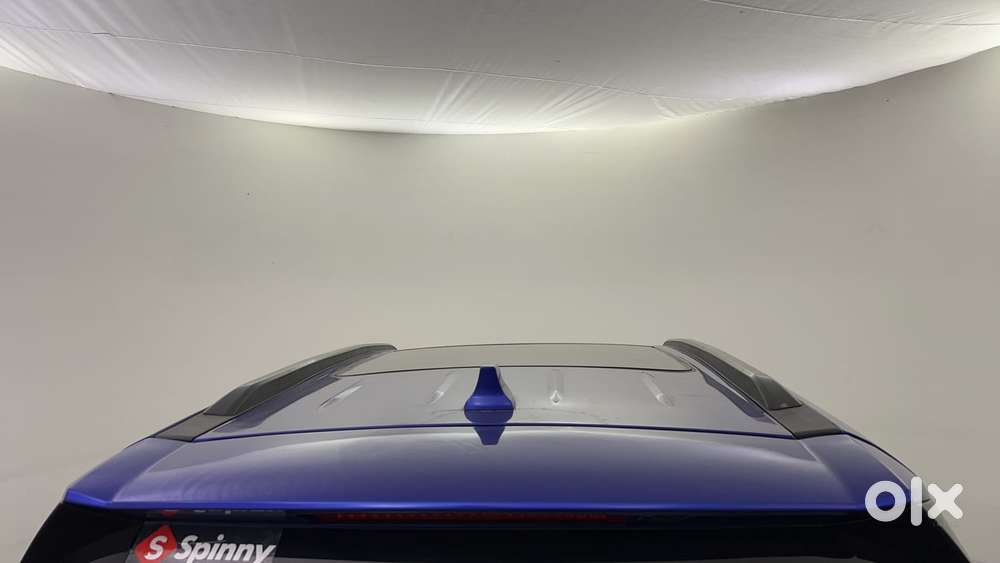 Mahindra Xuv700 2.0 Ax 5 Petrol Mt 7 Str, 2022, Petrol