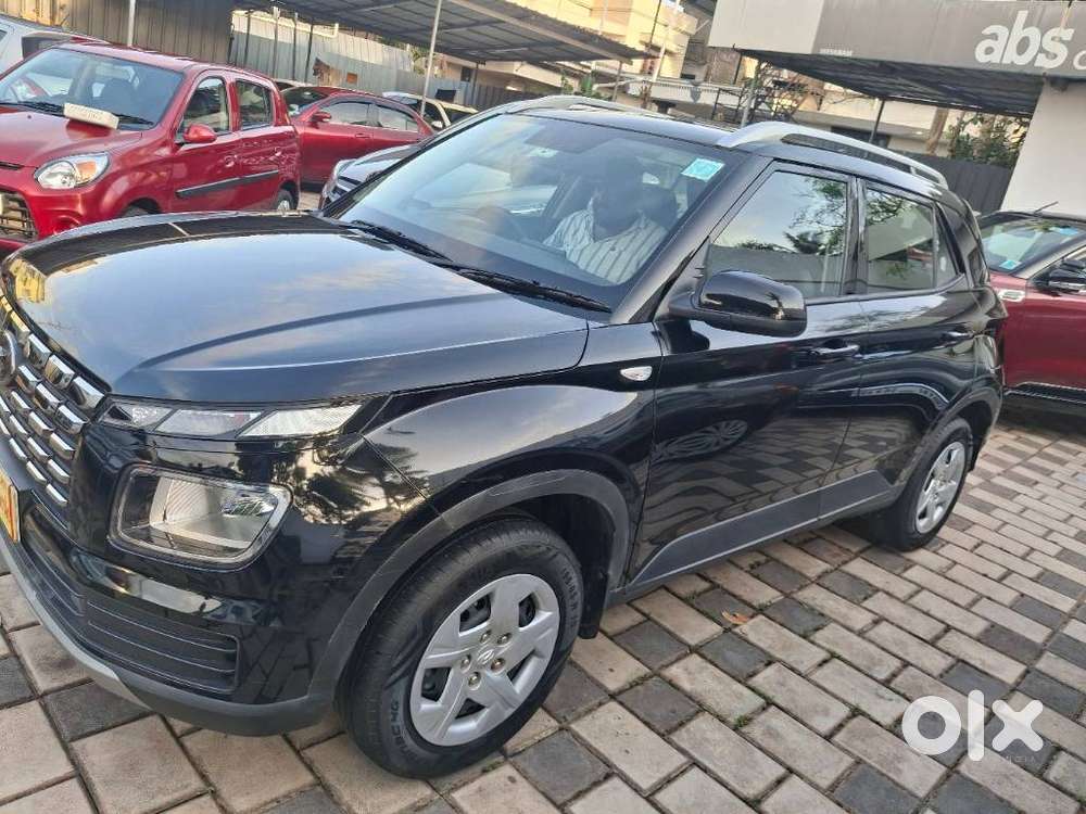 Hyundai Venue S 1.2 Petrol, 2022, Petrol