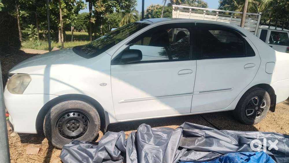 Toyota Petrol Manual 2012