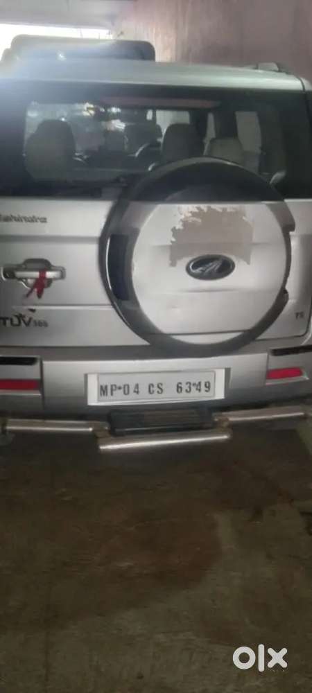 Mahindra Tuv300 T6