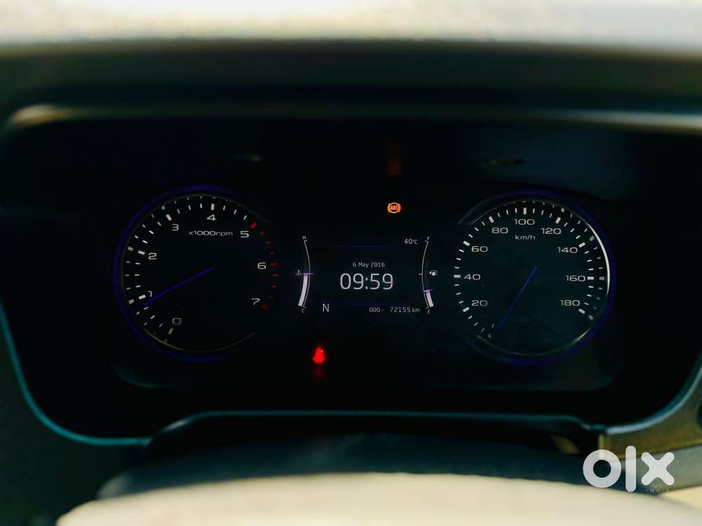 Mahindra Marazzo M8, 2018, Diesel