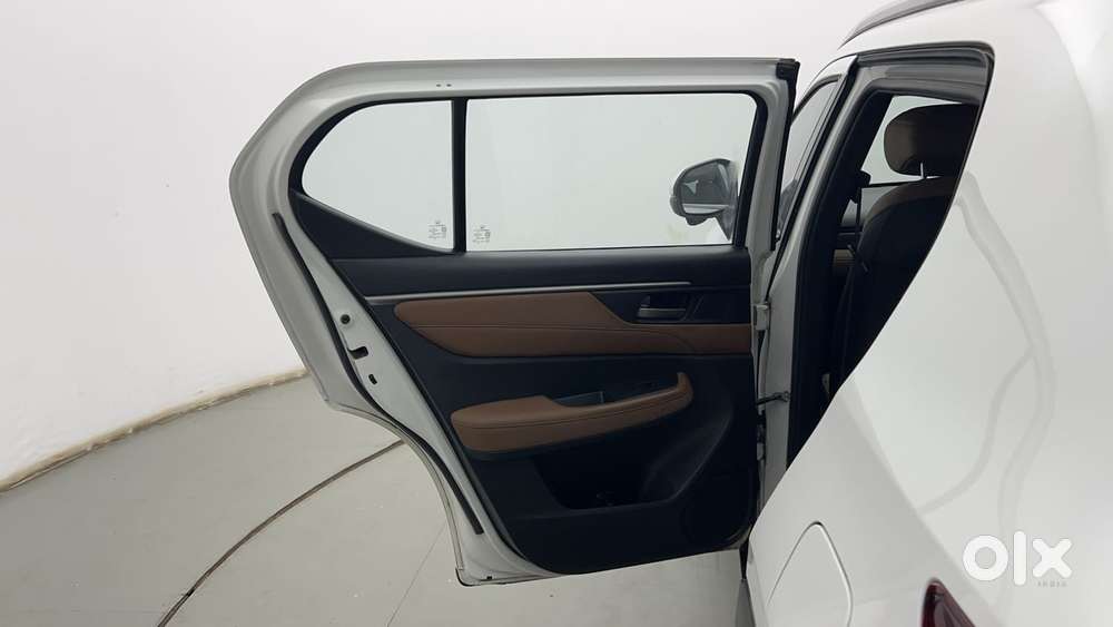 Honda Elevate Zx Mt, 2024, Petrol