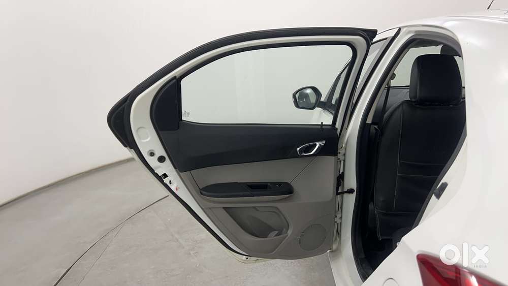 Tata Tiago Xz, 2017, Petrol