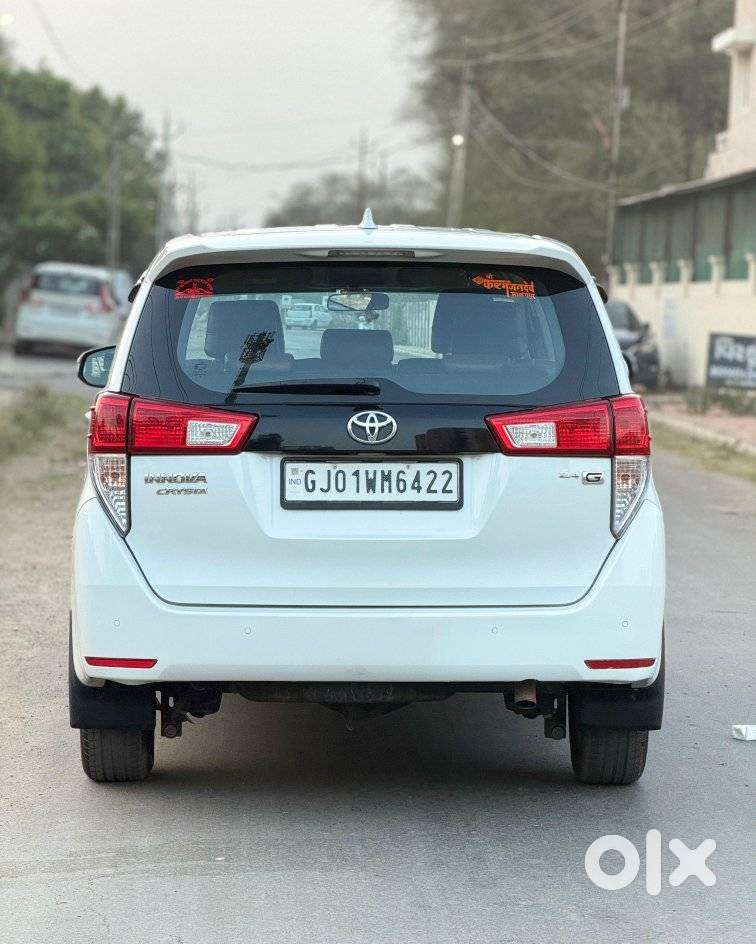 Toyota Innova Crysta 2.4 G Mt 8s, 2023, Diesel