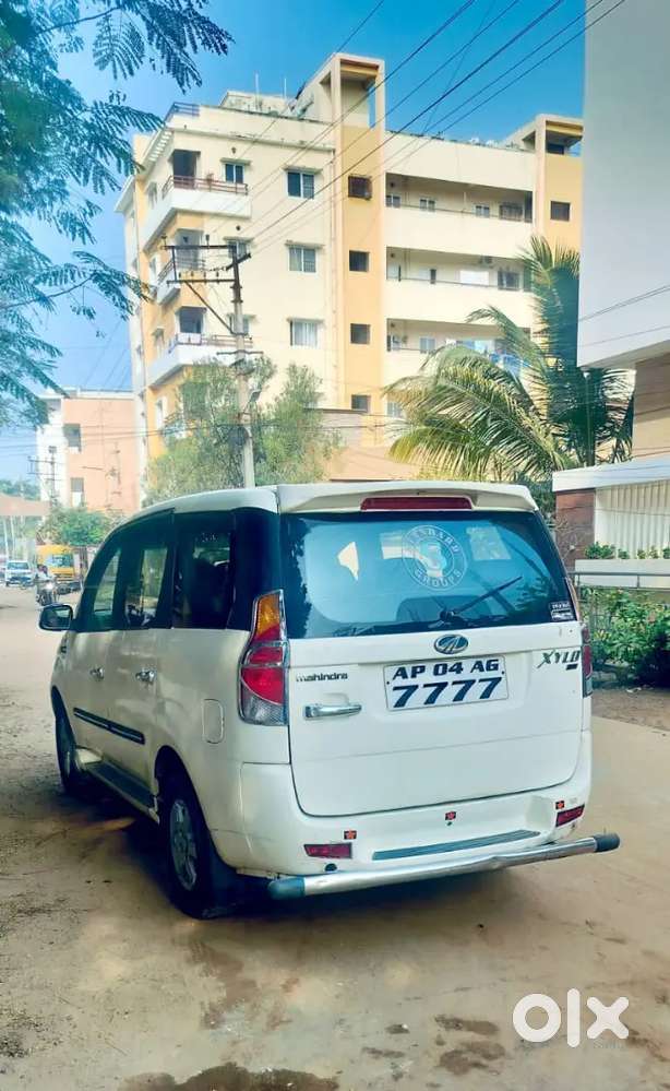 Mahindra Xylo 2013