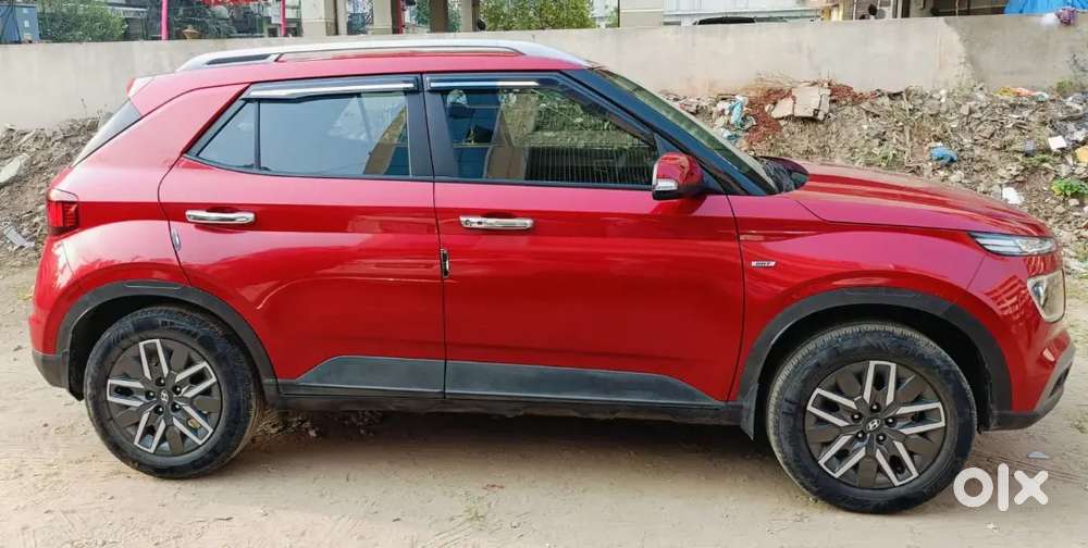 Hyundai Venue 2021 Petrol Well Maintained