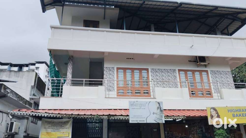6000 sq. Commercial-Residential building for Lease at thrippunithura