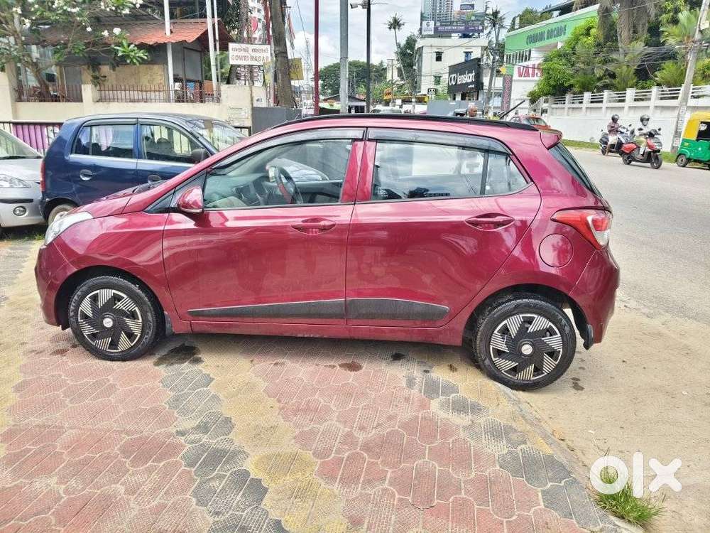 Hyundai Grand I10 Sportz, 2016, Petrol