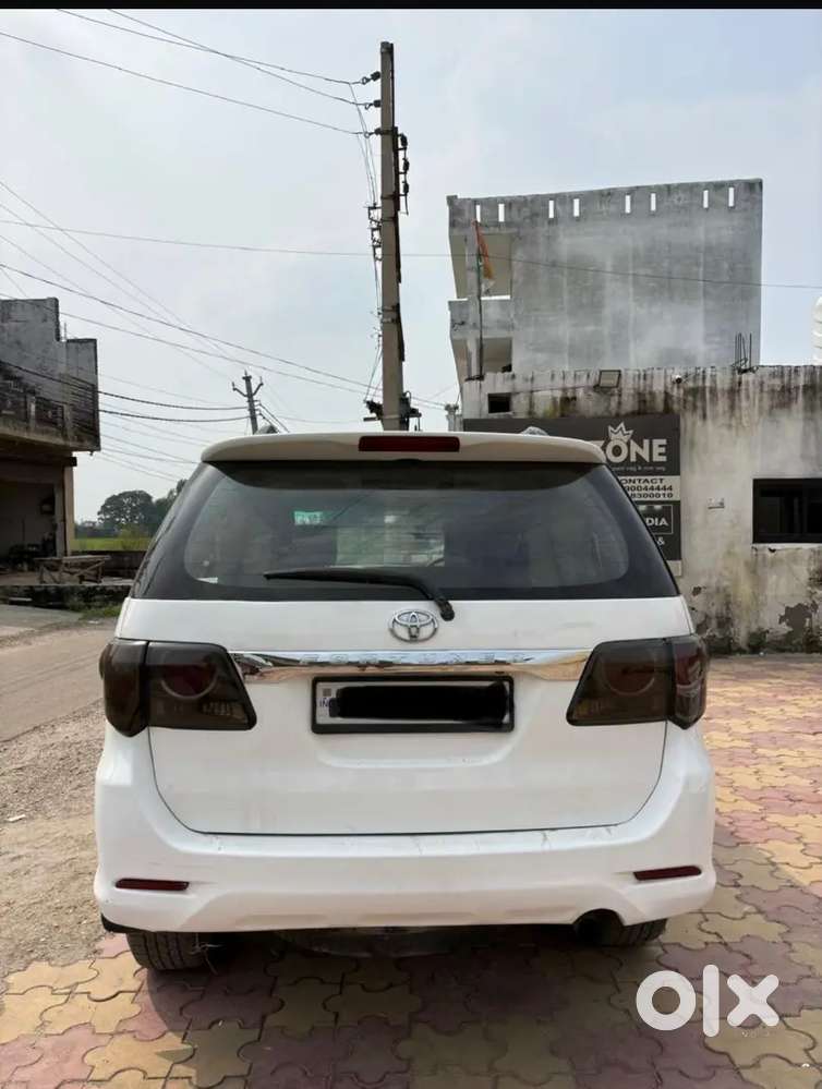 Toyota Fortuner 2013 Diesel 148196 Km Driven.