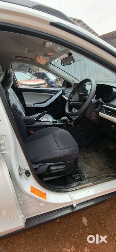 Tata Nexon Amt Xza Plus, 2026, Petrol
