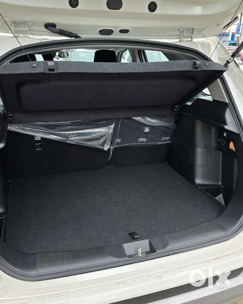 Maruti Suzuki Grand Vitara 2025 Petrol 1800 Km Driven