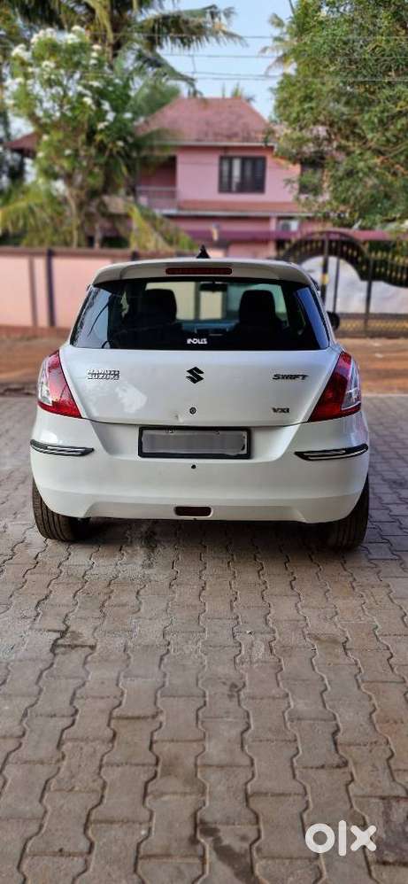Maruti Suzuki Swift Vxi + Manual, 2017, Petrol
