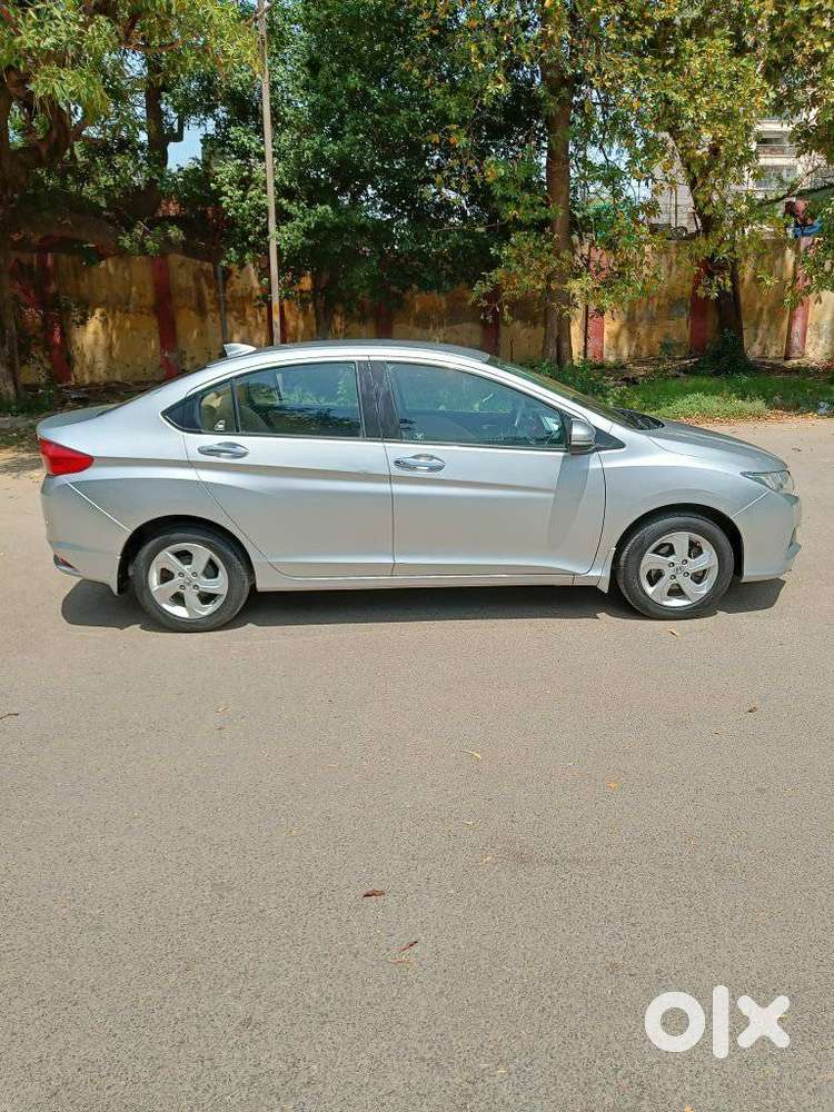 Honda City 1.5 V 4th Gen I-vtec Mt, 2015, Petrol