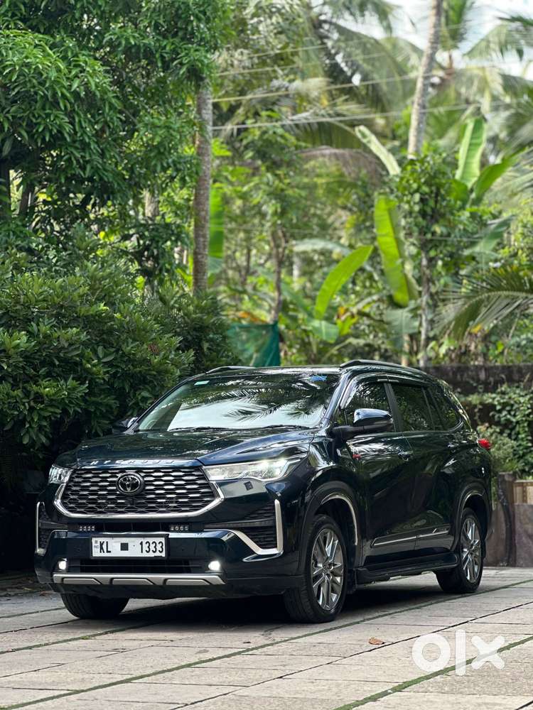 Toyota Innova Hycross 2.0 Zx (o) Hybrid 7 Str, 2025