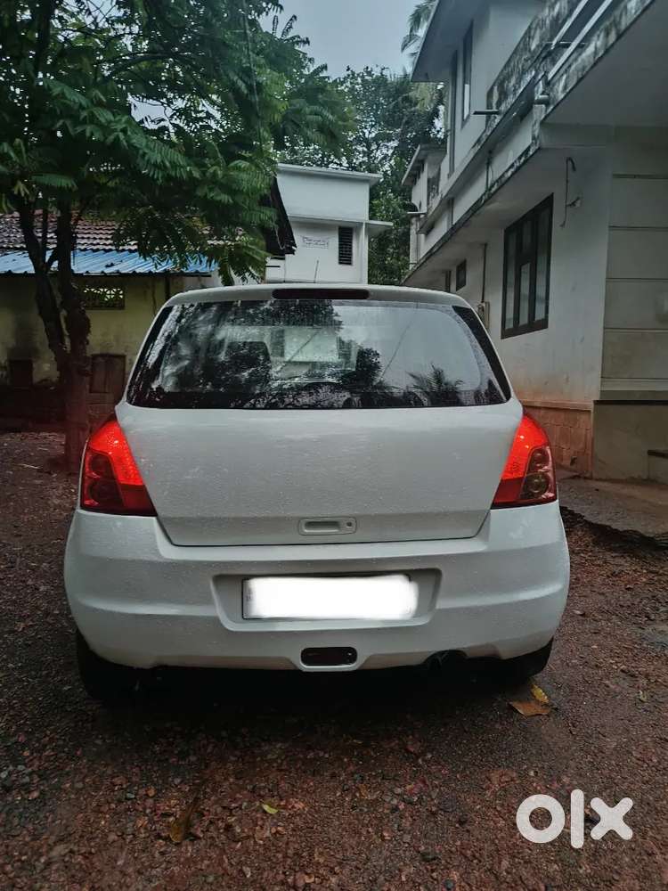 Maruti Suzuki Swift 2010 Diesel 130000 Km Driven