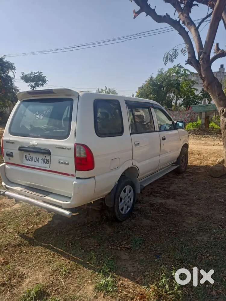 Chevrolet Tavera Elite 2010