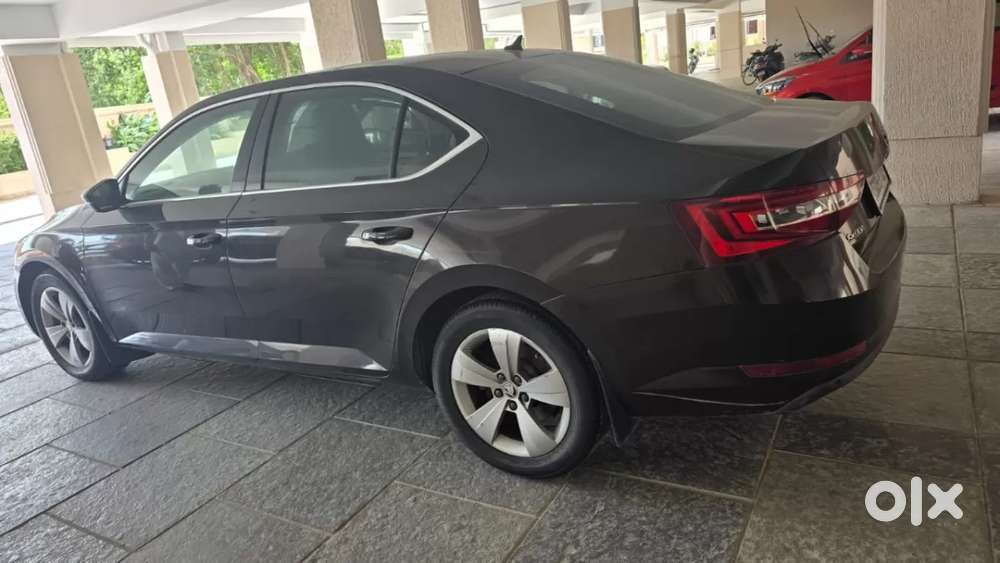 Skoda Superb [ ] 1.8 Style Tsi At, 2017, Petrol