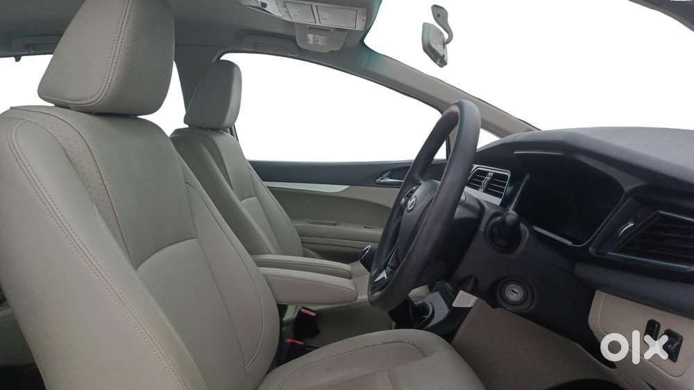 Mahindra Marazzo M8, 2018, Diesel