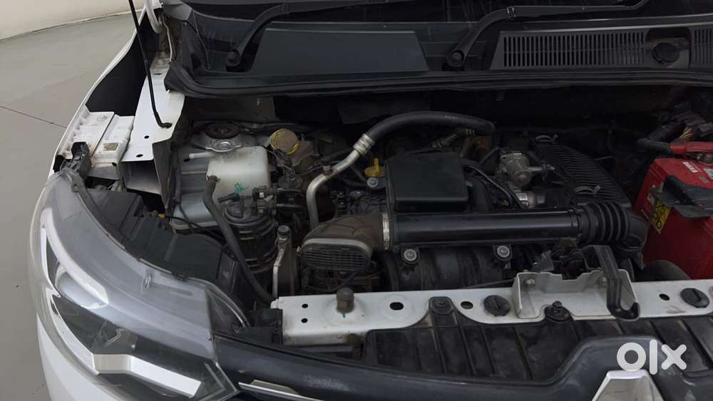 Renault Triber Rxt, 2022, Petrol
