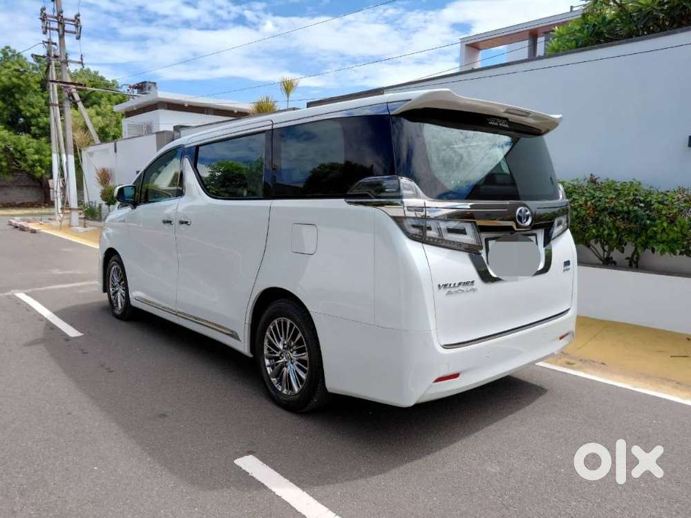 Toyota Vellfire 2.5 Executive Lounge, 2022, Petrol