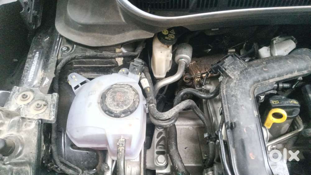 Skoda Kylaq Signature, 2025, Petrol