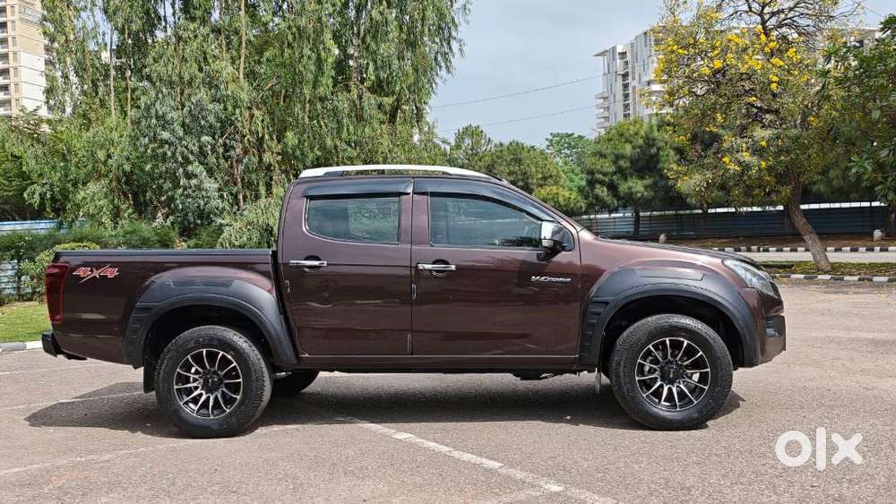 Isuzu V-cross Z 4x4 Mt, 2017, Diesel