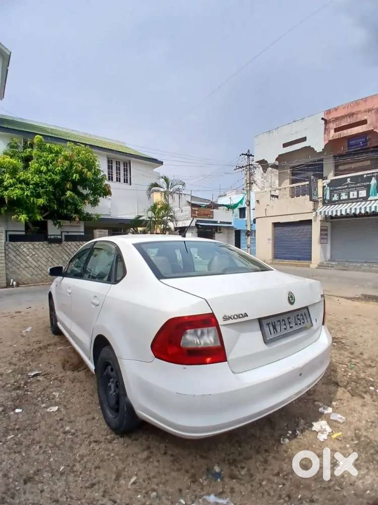 Skoda Rapid 1.6 Elegance 2013