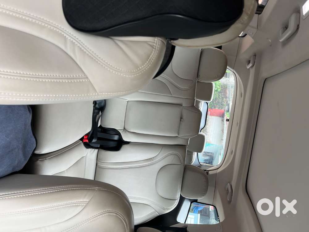 Mahindra Xuv700 Petrol Mt-2023