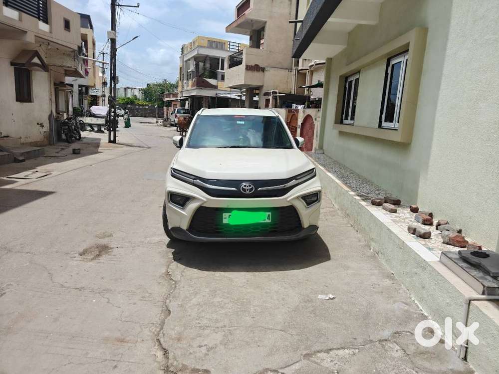 Toyota Huryder Strong Hybrid 2025