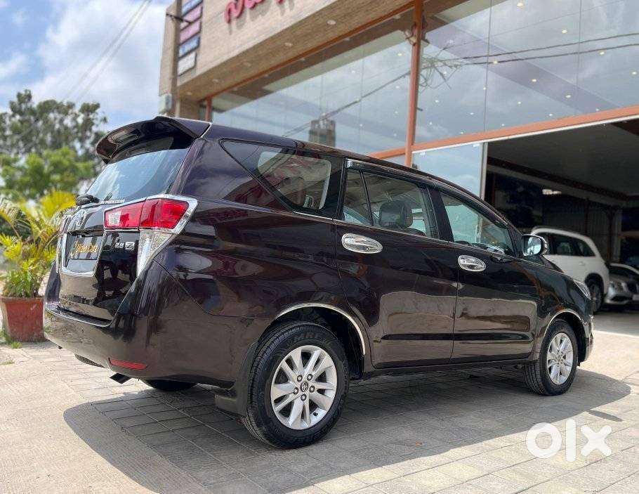 Toyota Innova Crysta 2.8z Automatic, 2017, Diesel