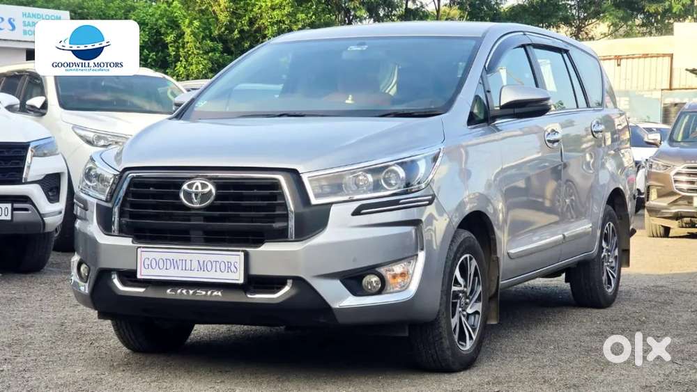 Toyota Innova Crysta [2020-ongoing] 2.4 Vx 8 Str, 2025, Diesel