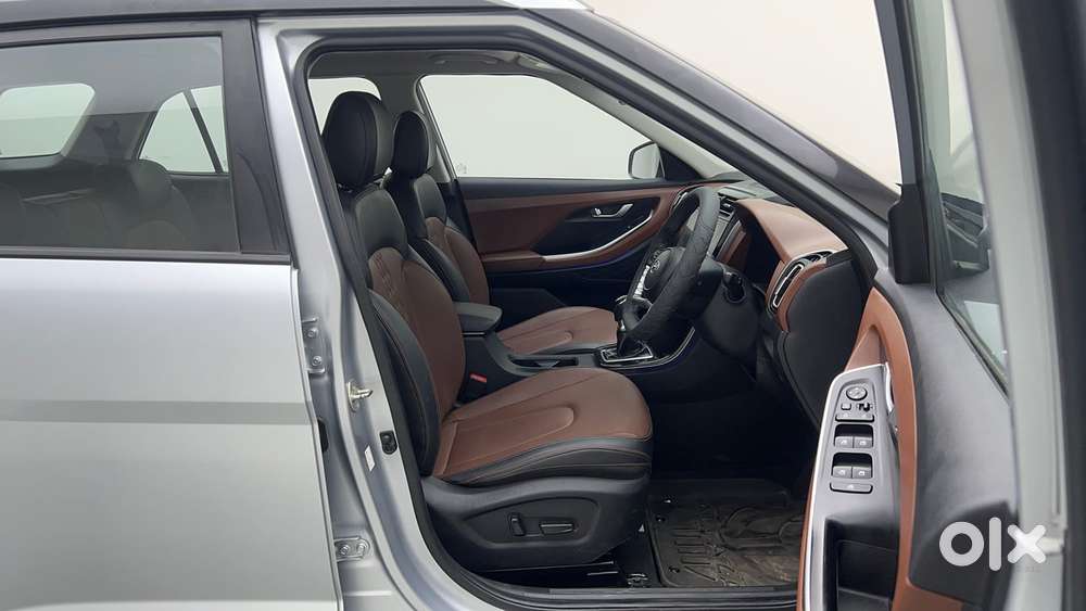 Hyundai Alcazar Platinum 7 Str 1.5 Turbo Petrol Adventure, 2023, Pet..