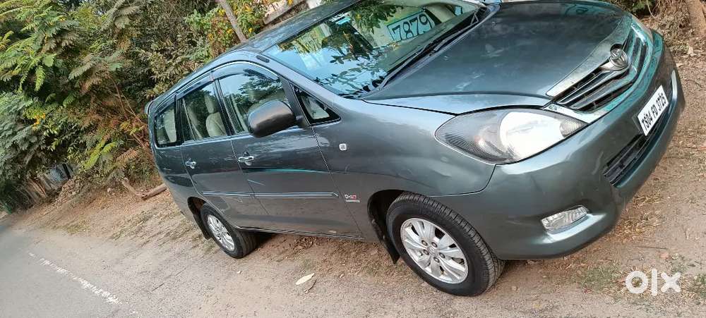 Toyota Innova 2010 Diesel Well Maintained