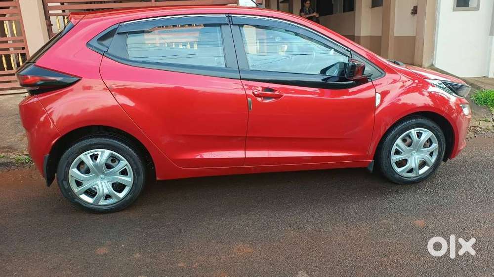2020 Tata Altroz Xt Petrol  Only 29,525 Km  Company Serviced  ₹6.90
