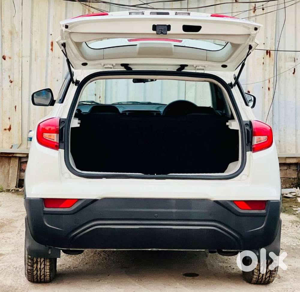 Mahindra Xuv300 W4, 2023, Petrol
