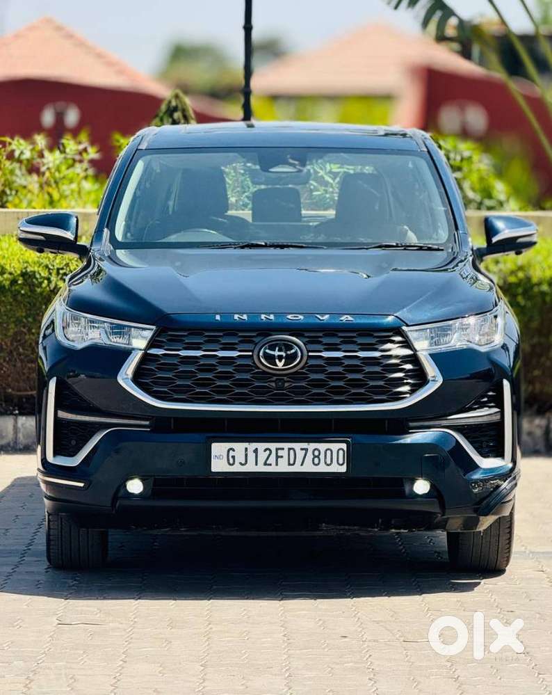 Toyota Innova Hycross 2.0 Zx (o) Hybrid 7 Str, 2023, Petrol