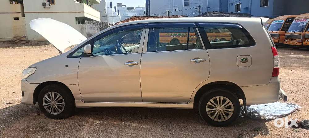 Toyota Innova 2013 Diesel 240000 Km Driven