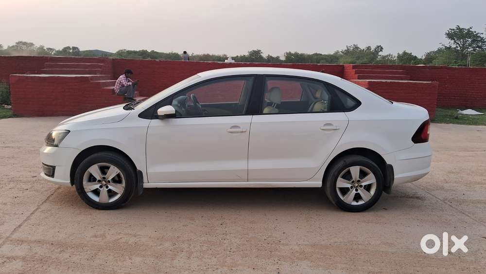 Skoda Rapid [2016-2021] 1.6 Mpi Style Plus, 2017, Petrol