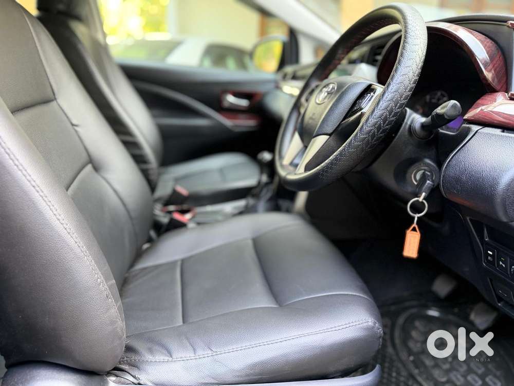 Toyota Innova Crysta 2.4 G Mt 7 Str, 2017, Diesel